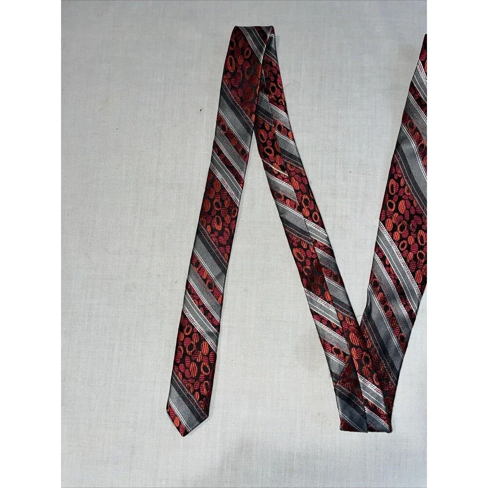 Desantis Collection Men’s Dress Tie Size 58” Red Gray Striped Business Formal